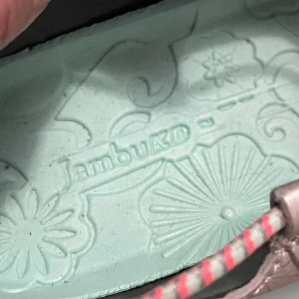 Jambu KD Ayami Mary Jane Kids Size 2M Silver Floral Water Ready Bungee Flats
